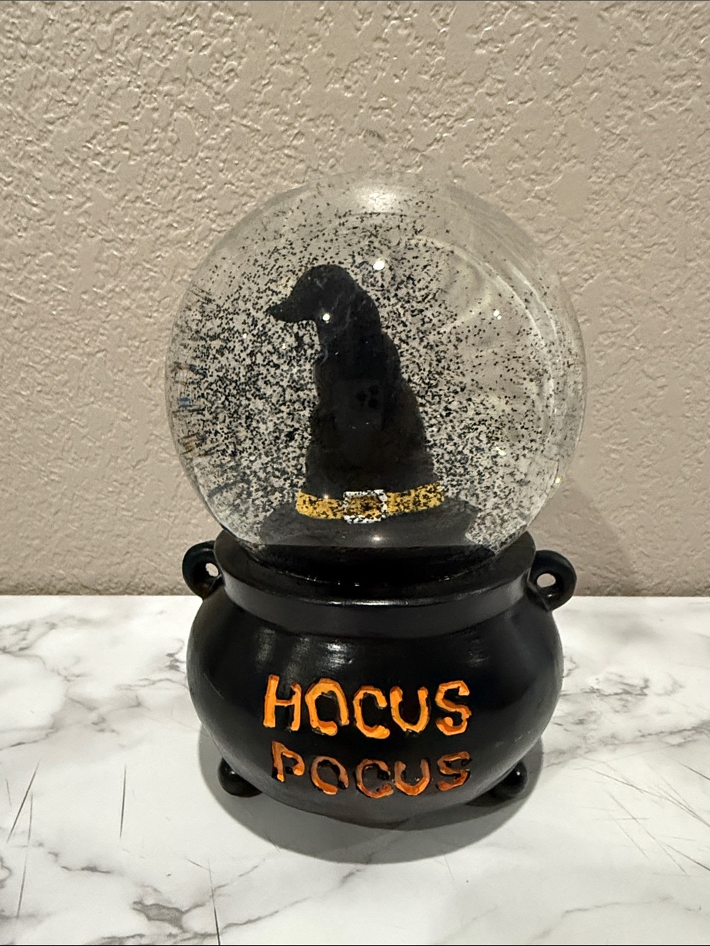 Hocus Pocus Witch Hat Glitter Snow Globe